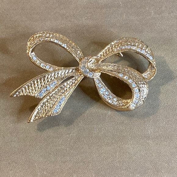 Roman Jewelry - 0130 Vintage 60s ROMAN Gold Tone & Rhinestone Bow Brooch EUC